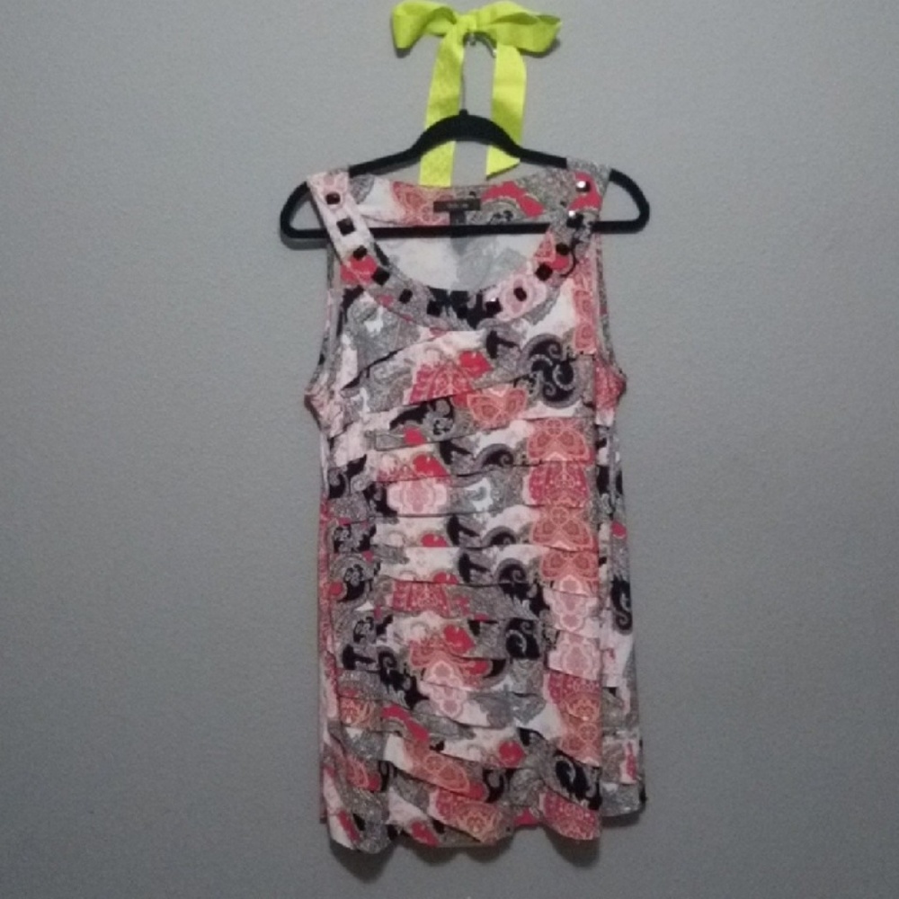 Black and Red Sleeveless Dress